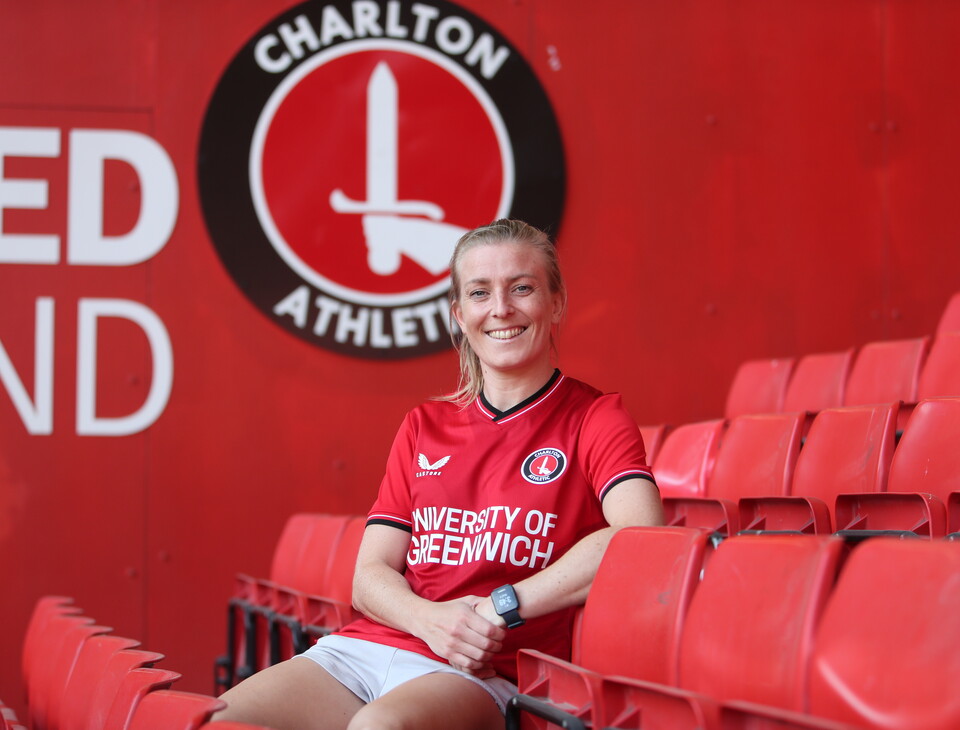 Kate Longhurst signing