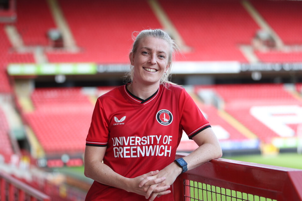 Kate Longhurst signing