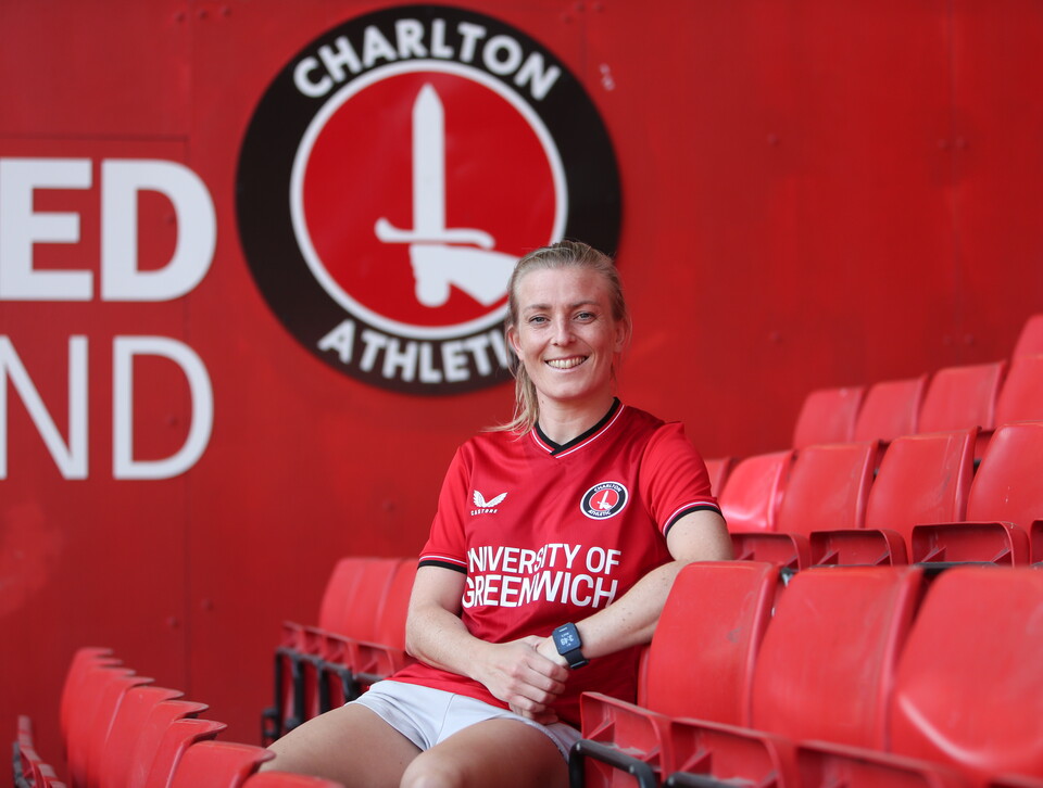 Kate Longhurst signing