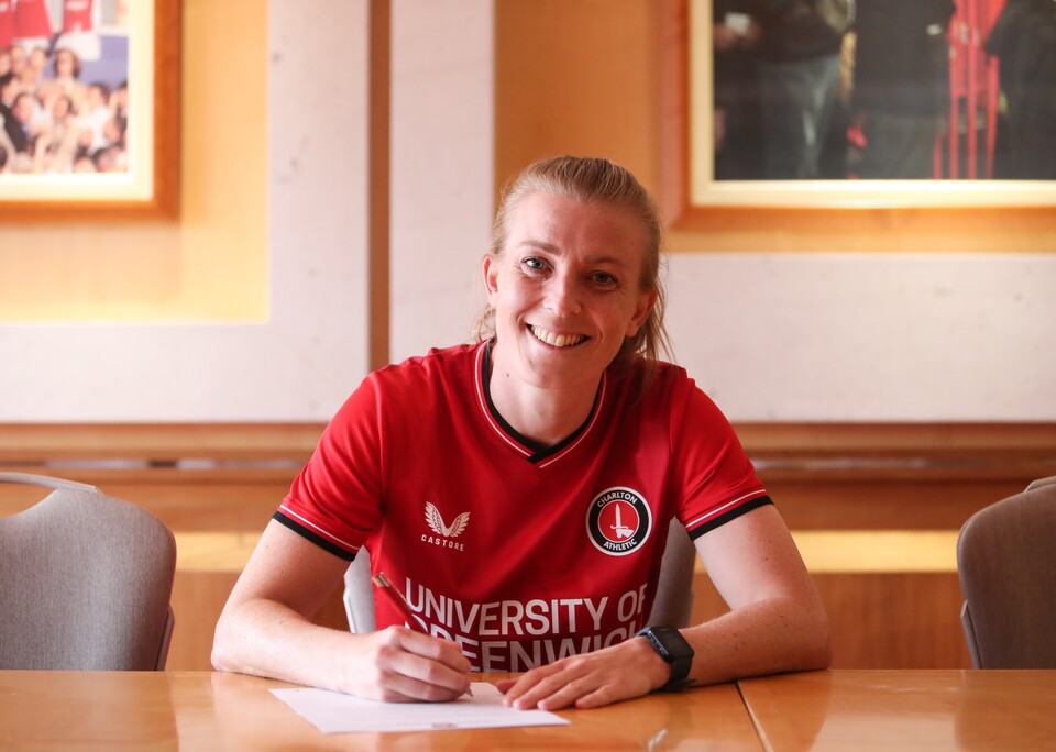 Kate Longhurst signing