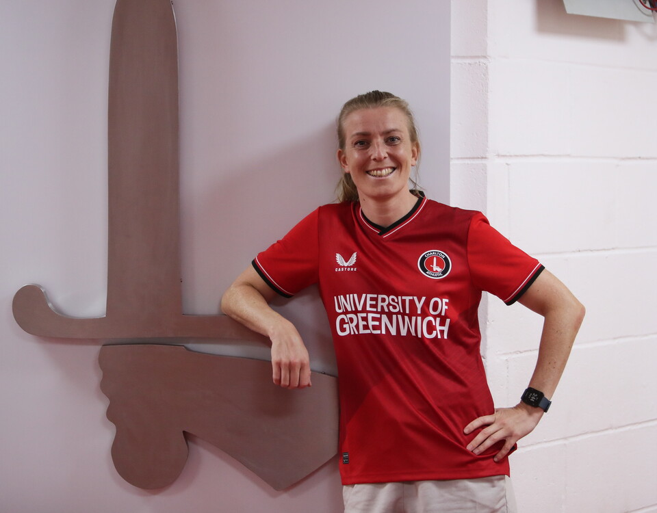 Kate Longhurst signing