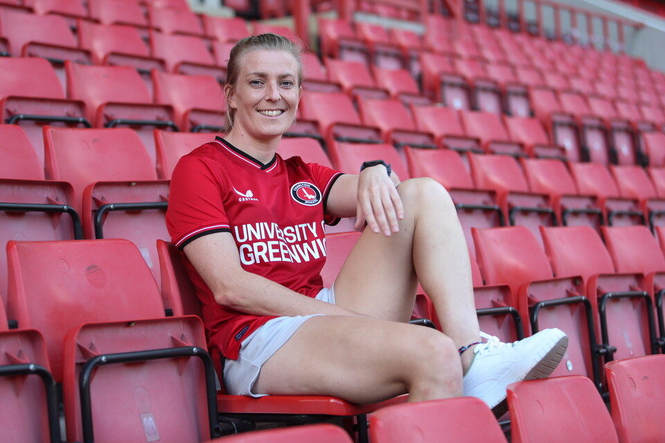 Kate Longhurst signing