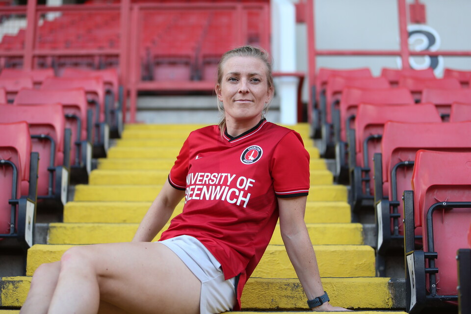 Kate Longhurst signing