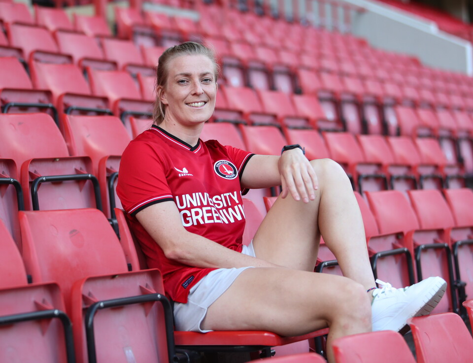 Kate Longhurst signing