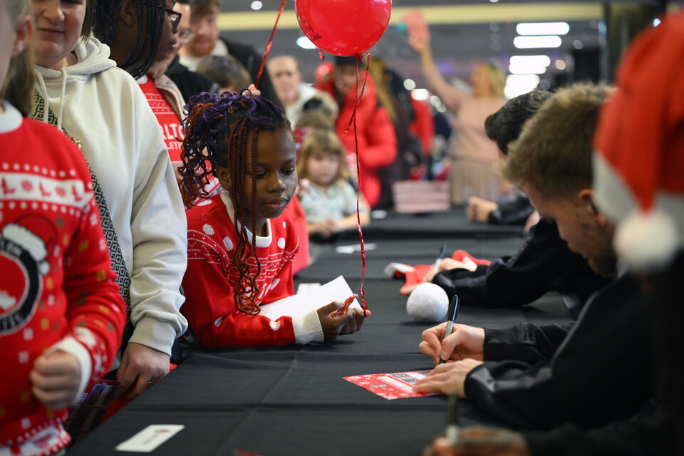 Signing Session