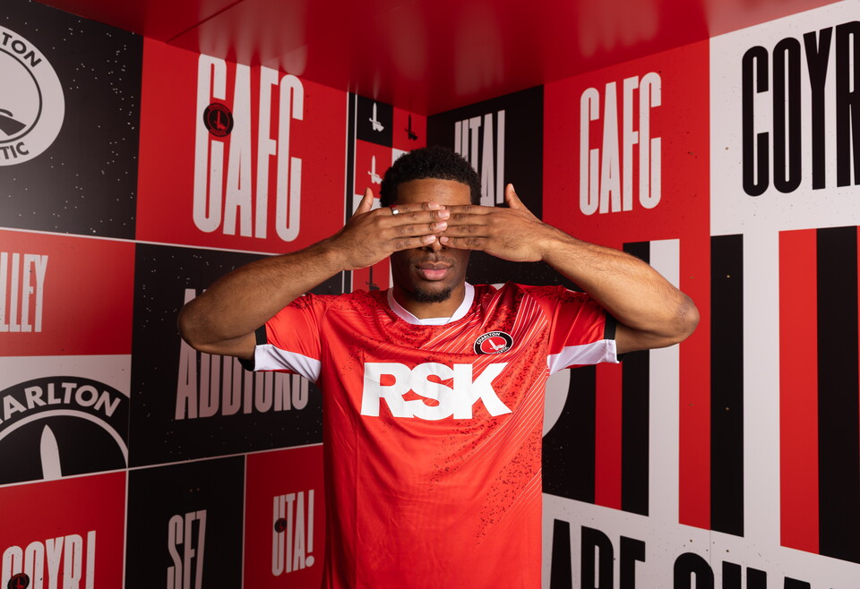 Fevrier signs 