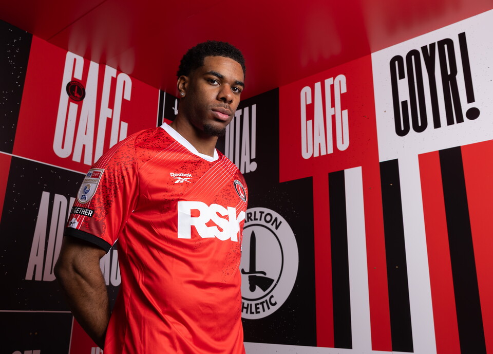 Fevrier signs 
