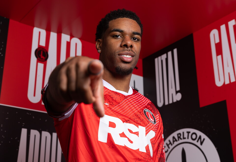 Fevrier signs 