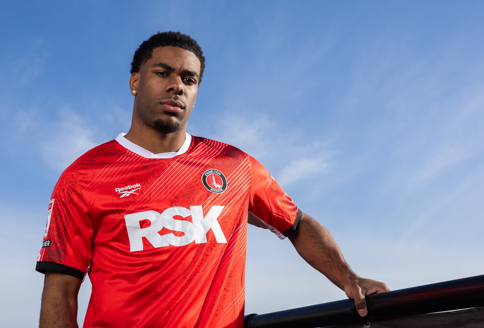 Fevrier signs 