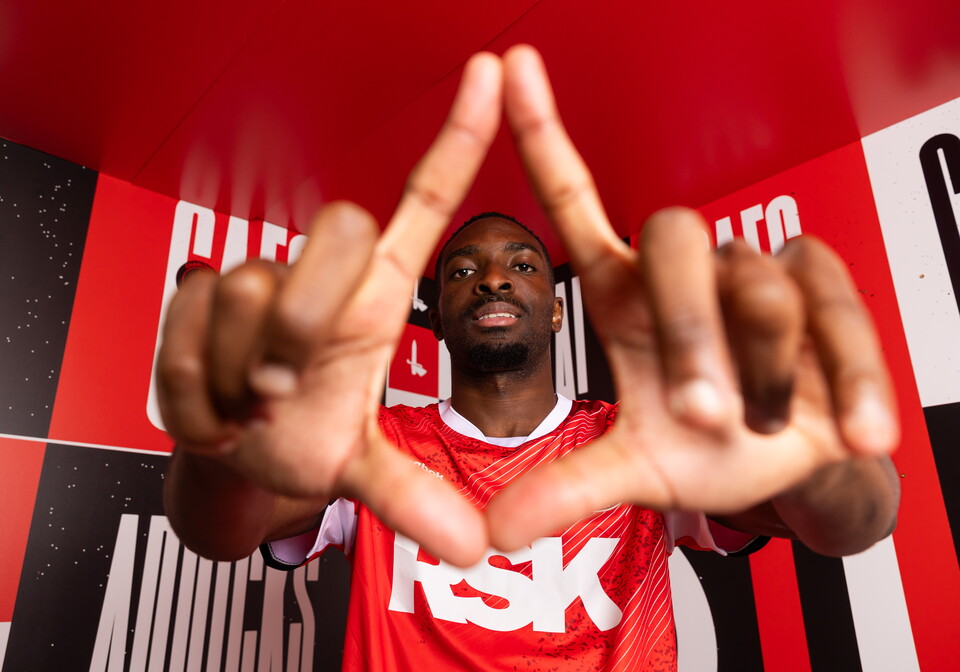Sichenje signing