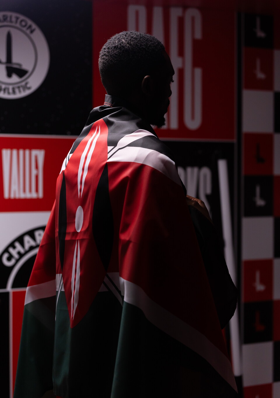 Sichenje signing