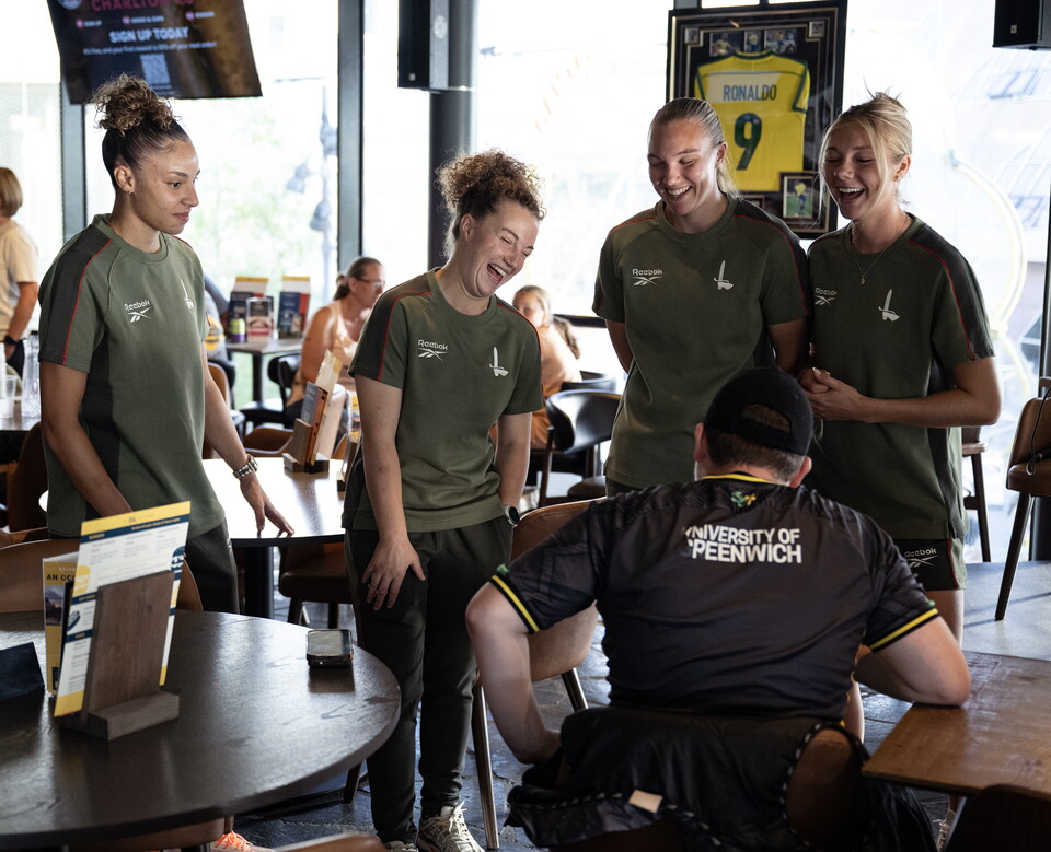 Players interact with fans at season preview event