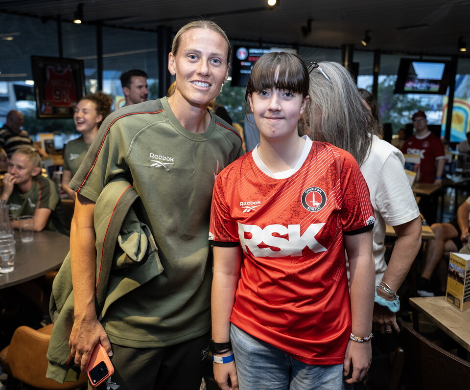 Emily van Egmond and a fan