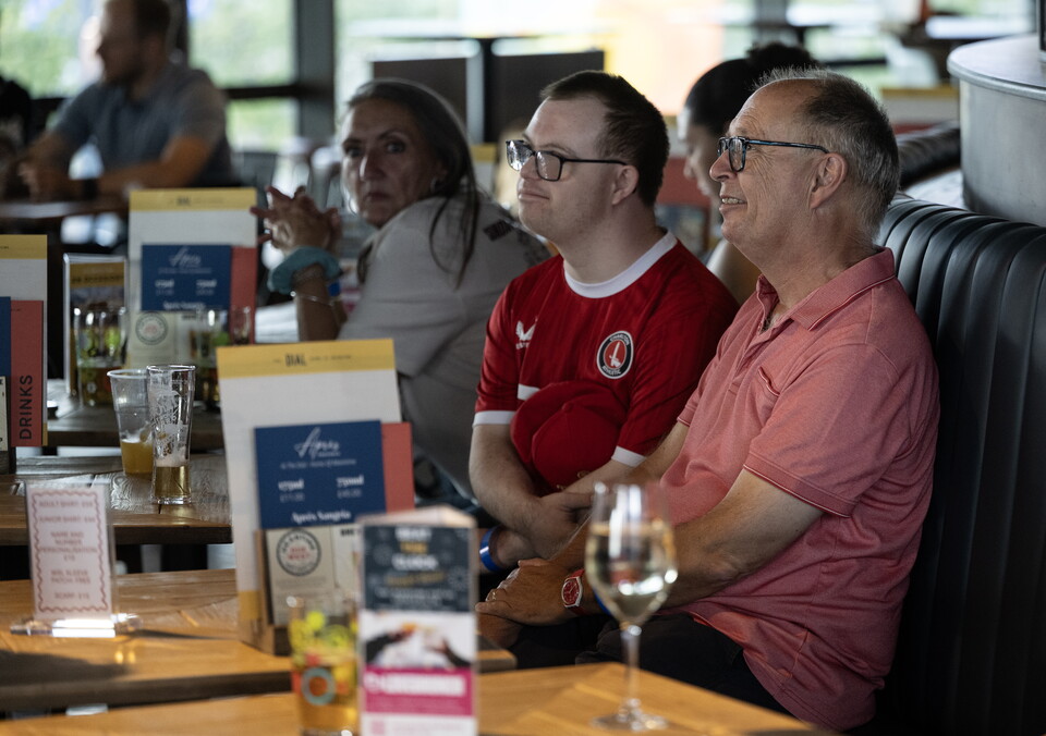 fans at women's season preview event