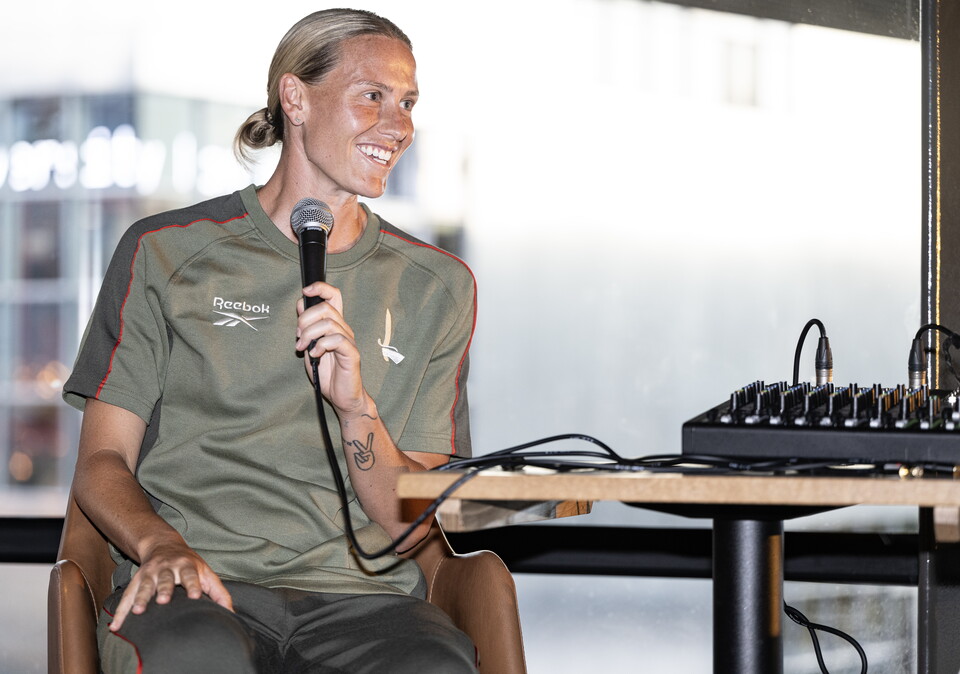 Emily van Egmond on stage