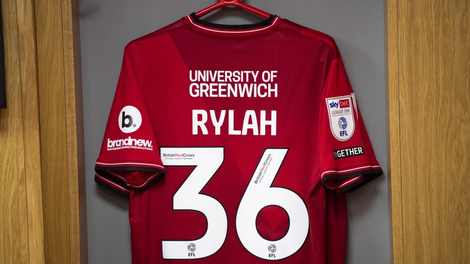 Henry Rylah's shirt