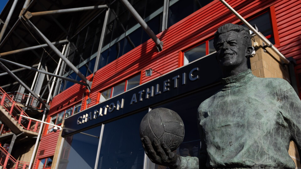 Sam Bartram statue