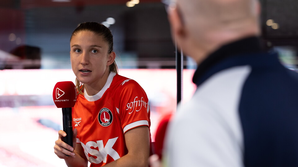 Leah Davidson interview in Club 1905